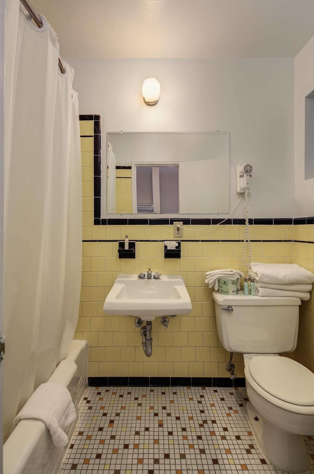 Americana Hotel Арлингтон Экстерьер фото
